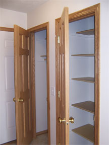 Marilyn III closet